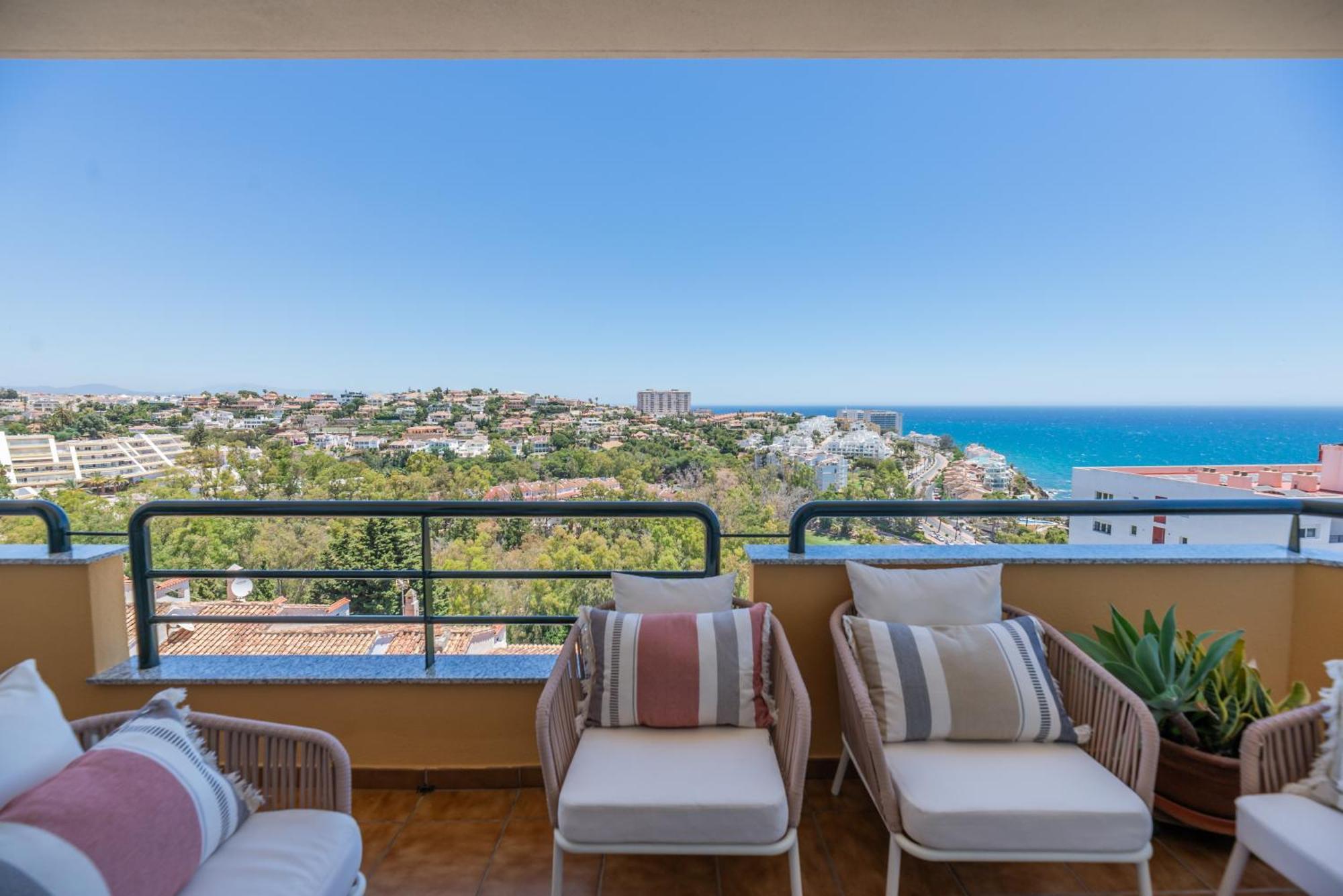 Luxury 4Bdr Penthouse With Sea Views Lägenhet Benalmádena Exteriör bild